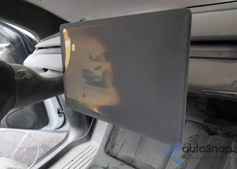 2023 Tesla Model Y Awd/Long Range Dual Motor All-Wheel Drive z USA, uszkodzony, nr VIN 7SAYGAEEXPF582955